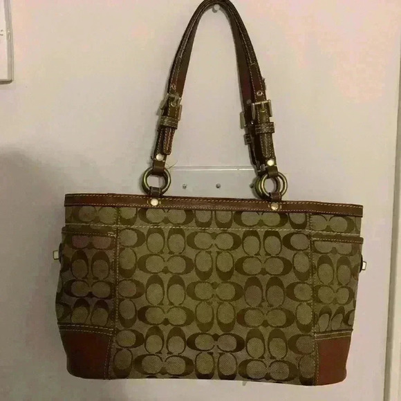 Coach  purse - Picture 4 of 11